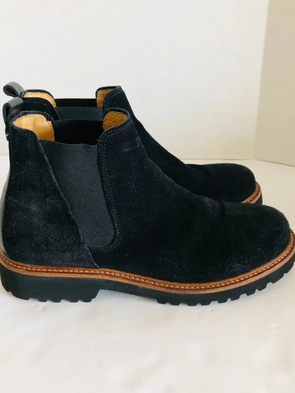 Samuel Hubbard Black Suede Chelsea Boots Leather Lining Pull on Portugal US 7